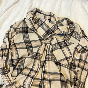women’s non-crop long sleeve small cream plaid color flannel
